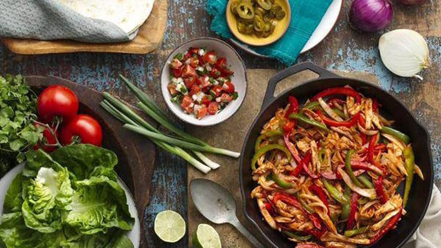 Barbecue-Hühnchen-Fajitas hero